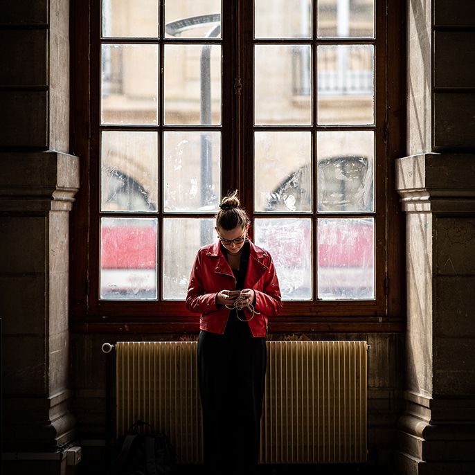 Les étudiantes et étudiants, victimes ou témoins, contactent la cellule d'écoute, de veille et de signalement par mail ou via un formulaire © Gautier Dufau 